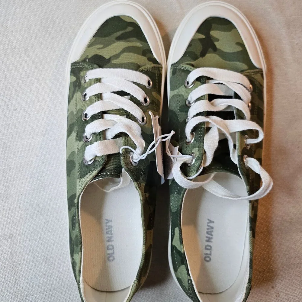 Old Navy Women's Green Camo Lace Up Sneakers - Size 9 - Picture 7 of 9